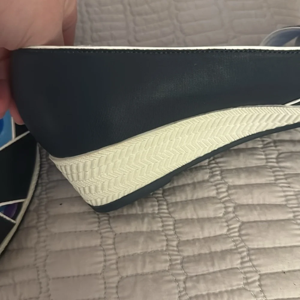*Final Price* Life Stride Navy Open Toe Espadrilles Size 8 EUC Sandals Comfy